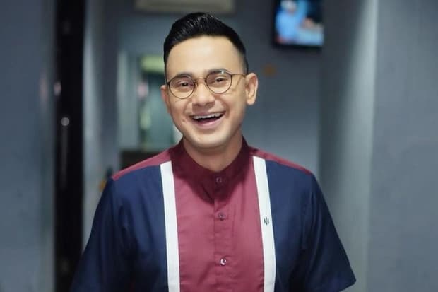 Presenter Ramzi Berduka, sang Ibu Tercinta Meninggal Dunia Presenter Ramzi Berduka, sang Ibu Tercinta Meninggal Dunia