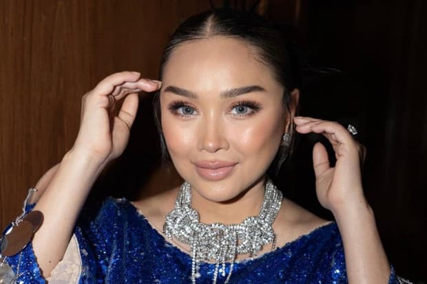 Intip Penampilan Titi DJ di Usia Kepala 50an, Bikin Pangling hingga Ubah Gaya Rambut Intip Penampilan Titi DJ di Usia Kepala 50an, Bikin Pangling hingga Ubah Gaya Rambut