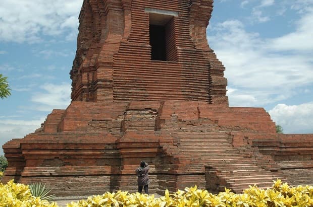 Kisah Candi Brahu di Trowulan, Dipercaya Lokasi Pembakaran Jenazah Raja-Raja Kisah Candi Brahu di Trowulan, Dipercaya Lokasi Pembakaran Jenazah Raja-Raja