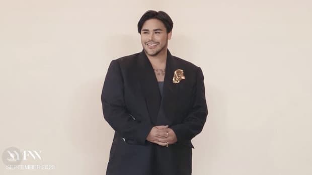 3 Potret Karya Ivan Gunawan di New York Fashion Week 2023, Terinspirasi Kerajaan Majapahit 3 Potret Karya Ivan Gunawan di New York Fashion Week 2023, Terinspirasi Kerajaan Majapahit