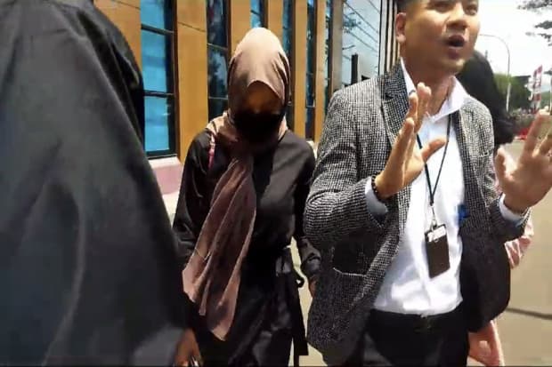 Polisi Segera Gelar Perkara Kasus Selebgram Oklin Fia Jilat Es Krim Polisi Segera Gelar Perkara Kasus Selebgram Oklin Fia Jilat Es Krim