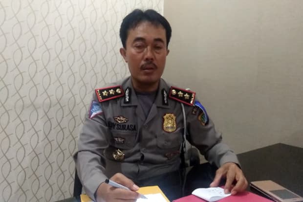 Serangan Jantung, Kasat Lantas Polres Jakarta Timur AKBP Edy Surasa Meninggal Dunia Serangan Jantung, Kasat Lantas Polres Jakarta Timur AKBP Edy Surasa Meninggal Dunia