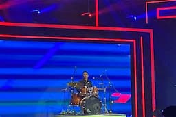 Aksi Main Drum Raffi Ahmad Pukau Penonton Indonesia Television Awards 2023