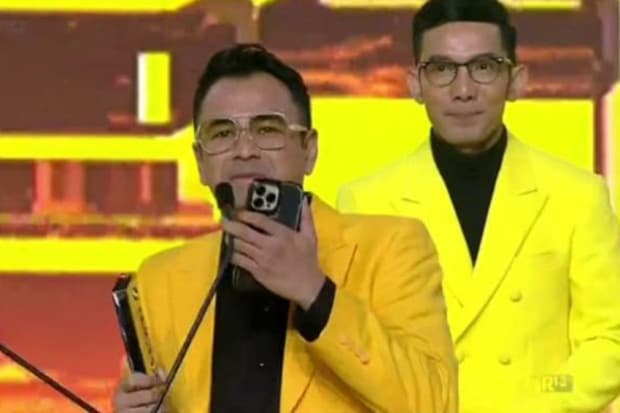 Raih Penghargaan Artis Televisi Terpopuler ITA 2023, Raffi Ahmad Janji Terus Lakukan yang Terbaik Raih Penghargaan Artis Televisi Terpopuler ITA 2023, Raffi Ahmad Janji Terus Lakukan yang Terbaik