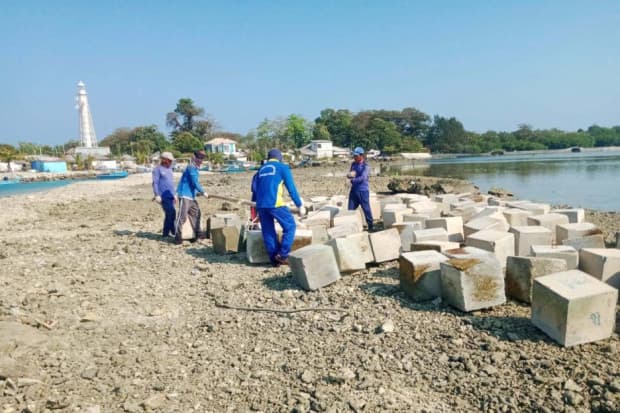 Cegah Abrasi, Pemkab Kepulauan Seribu Perpanjang Tanggul Cegah Abrasi, Pemkab Kepulauan Seribu Perpanjang Tanggul