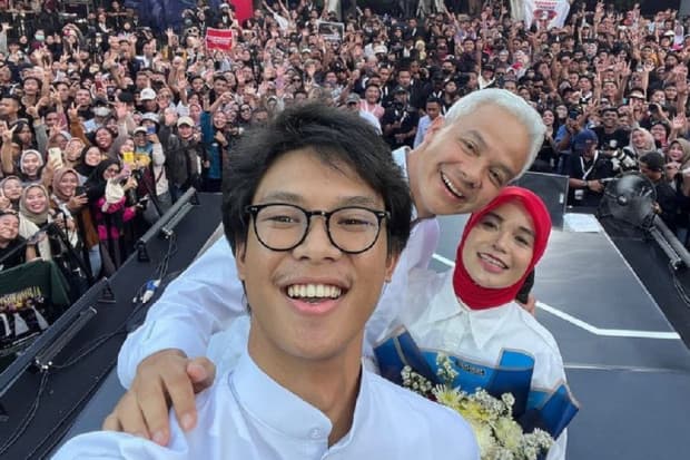 Ganjar Pranowo Tepati Janji Naik Gunung Bareng Alam hanya Berdua, Netizen: Rindu Ayahku Ganjar Pranowo Tepati Janji Naik Gunung Bareng Alam hanya Berdua, Netizen: Rindu Ayahku