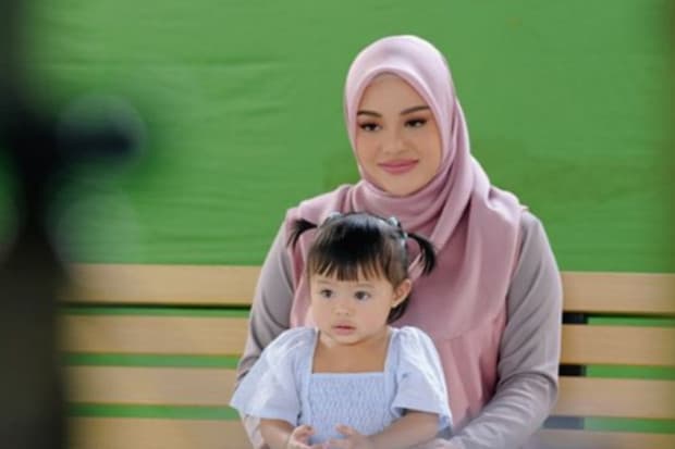 Aurel Hermansyah Panik Ameena Jatuh Sampai Hidungnya Berdarah: Serasa Mau Gila Aurel Hermansyah Panik Ameena Jatuh Sampai Hidungnya Berdarah: Serasa Mau Gila