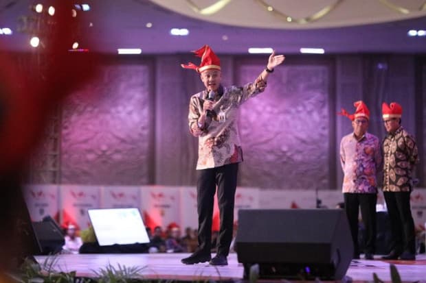 Deklarasi di Sumbar, Ratusan Warga Sumatera Barat Teriakkan Ganjar Presiden 2024 Deklarasi di Sumbar, Ratusan Warga Sumatera Barat Teriakkan Ganjar Presiden 2024