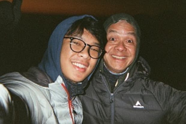 Alam Ganjar Bagikan Momen Berdua Ayah di Puncak Gunung Prau, Singgung soal Janji Alam Ganjar Bagikan Momen Berdua Ayah di Puncak Gunung Prau, Singgung soal Janji