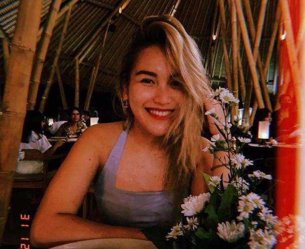 Rayakan Malam Tahun Baru Bareng Keluarga, Ayu Ting Ting Ungkap Resolusi di 2022 Rayakan Malam Tahun Baru Bareng Keluarga, Ayu Ting Ting Ungkap Resolusi di 2022