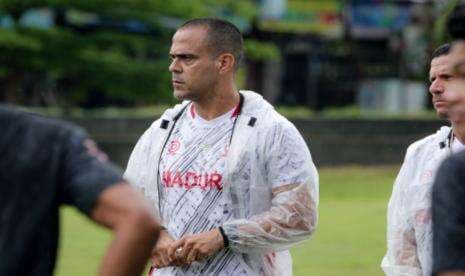 Pelatih Madura Berharap Atmosfer Bali Bawa Dampak Positif