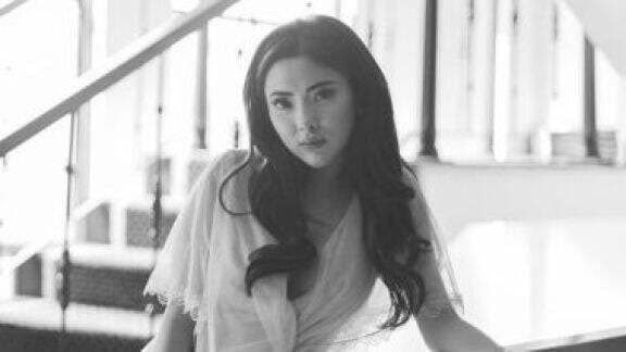 Viral Video Skandal dengan Zikri Daulay, Ayu Aulia Ngaku Bangga Jadi Wanita Simpanan: Pria Beristri Lebih Mature Viral Video Skandal dengan Zikri Daulay, Ayu Aulia Ngaku Bangga Jadi Wanita Simpanan: Pria Beristri Lebih Mature