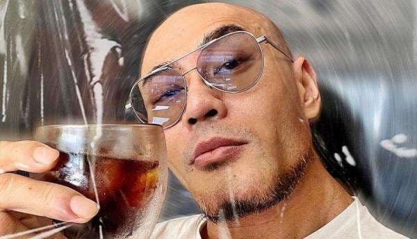 Emiten Ini Ramai-ramai Beli Saham Perusahaan Besutan Deddy Corbuzier yang Produksi Close The Door Emiten Ini Ramai-ramai Beli Saham Perusahaan Besutan Deddy Corbuzier yang Produksi Close The Door