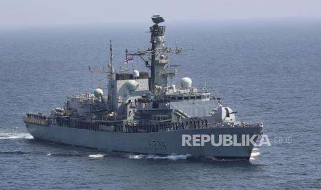 Terungkap, Kapal Selam Rusia Tabrak Sonar Kapal Perang Inggris