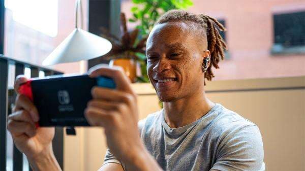 Bukan Sembarang TWS Gaming, JBL Quantum TWS Mengemas Fitur Dual Connection yang Cerdas Bukan Sembarang TWS Gaming, JBL Quantum TWS Mengemas Fitur Dual Connection yang Cerdas