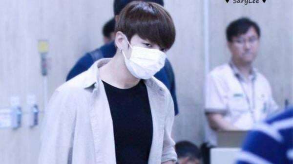 5 Airport Fashion Jungkook BTS, Pria Terganteng di Dunia Versi KingChoice 5 Airport Fashion Jungkook BTS, Pria Terganteng di Dunia Versi KingChoice