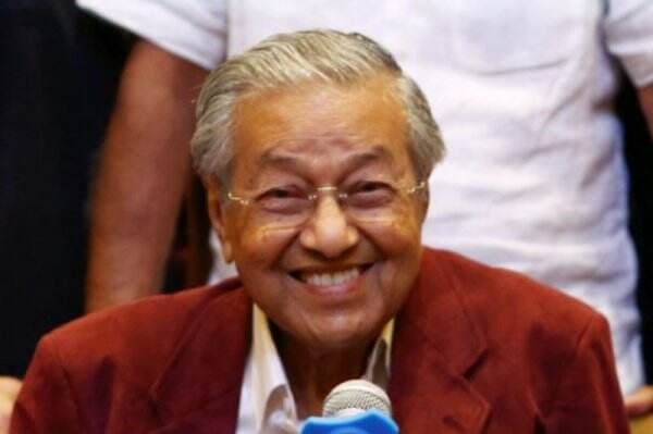 Kesehatan Membaik, Mahathir Diperbolehkan Pulang Hari Ini