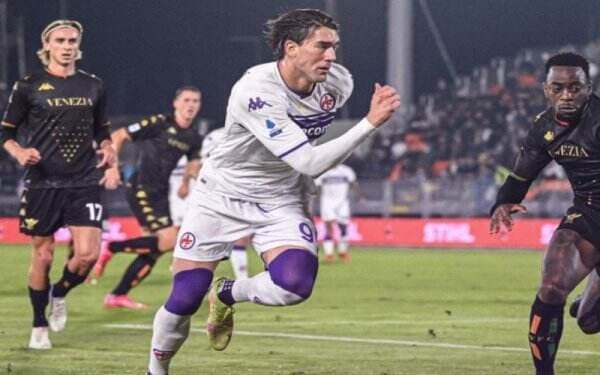 Kabar Baik Bagi Arsenal dan Juventus, Bos Fiorentina Siap Lepas Dusan Vlahovic