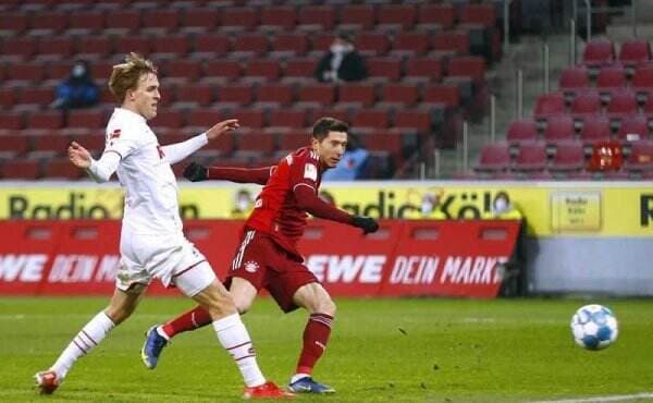 “Hattrick" Robert Lewandowski Bawa Bayern Muenchen Tundukkan Cologne
