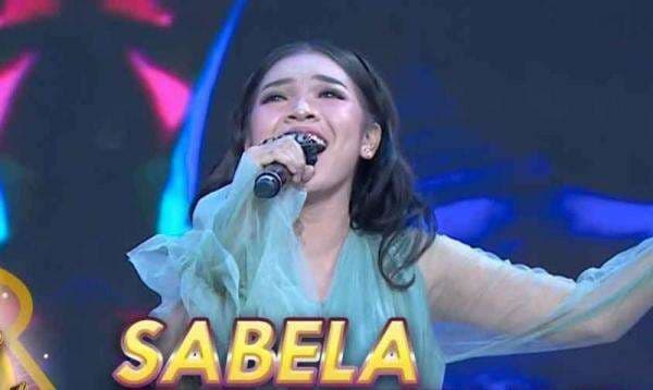 Sabela KDI 2021 Tampil Memukau, Kompak dengan Penari Latar Sabela KDI 2021 Tampil Memukau, Kompak dengan Penari Latar