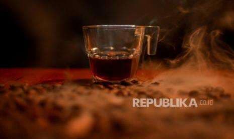 Voltaire, 40 Cangkir Kopi dan Bahan Bakar Revolusi Prancis Voltaire, 40 Cangkir Kopi dan Bahan Bakar Revolusi Prancis