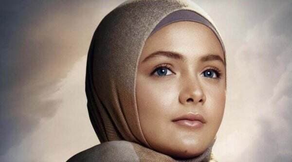 Pertama Kali Amanda Rawles Jadi Mualaf dan Berhijab di Film Religi