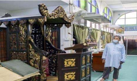 Mimbar Berusia 400 Tahun Terawat dengan Baik di Masjid Kampung Laut Malaysia