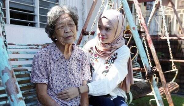 Kisah Haru dari Malaysia, Cinta Ibu Tionghoa Besarkan Putri Seorang Muslim Hangatkan Hati