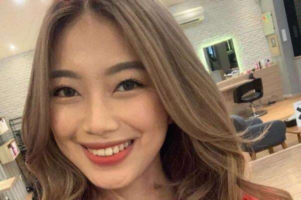 Profil Desy Genoveva, Mantan JKT48 yang Jadi BA Morph Team Profil Desy Genoveva, Mantan JKT48 yang Jadi BA Morph Team