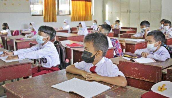 Waspada! Omicron Mulai "Ngamuk" Epidemiolog Minta PTM Dihentikan Lagi Sampai... Waspada! Omicron Mulai "Ngamuk" Epidemiolog Minta PTM Dihentikan Lagi Sampai...