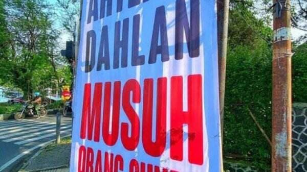 Baliho Boikot Arteria Dahlan Ramai di Twitter, Warganet Panggil Lord Rangga