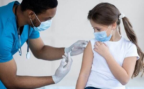Manfaat Vaksinasi Anak di Tengah Pandemi Covid-19