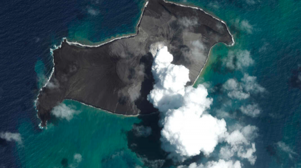 NASA Sebut Erupsi Gunung Api di Tonga Lebih Besar dari Ledakan Bom Nuklir