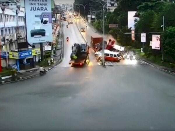 Rem Truk Tronton Blong, Ini Kronologi Kecelakaan Maut di Balikpapan