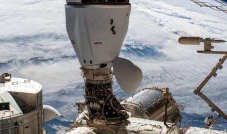 SpaceX Tunda Keberangkatan Kapsul Dragon dari ISS, Ada Apa?