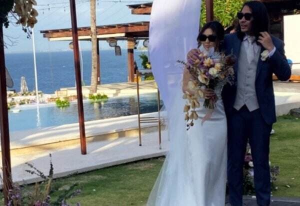 Potret Pernikahan Romantis Ello dan Cindy Maria di Pinggir Pantai, Bikin Iri