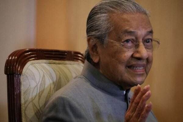 Kondisi Kian Membaik, Mahathir Dipindahkan ke Kamar Perawatan