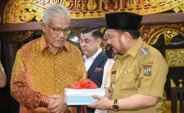Menteri Malaysia Mudik ke Tanah Leluhur di Kampar Riau, Mampir ke Masjid Kuno Berusia Ratusan Tahun