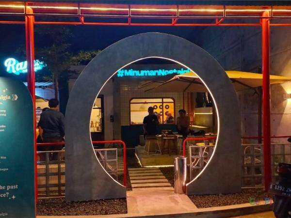 Kafe Milik Rizky Febian Bikin Kamu Nostalgia, Suasananya Keren! Kafe Milik Rizky Febian Bikin Kamu Nostalgia, Suasananya Keren!