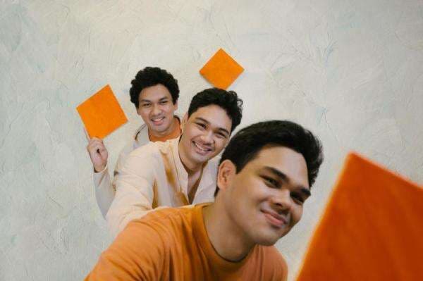 The Overtunes Kembali dengan Single Baru Write Me Another Song, Simak Liriknya! The Overtunes Kembali dengan Single Baru Write Me Another Song, Simak Liriknya!