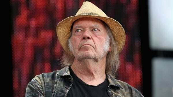 Lagu-lagu Neil Young Dihapus dari Spotify, Ini Gara-garanya
