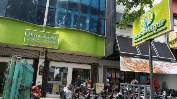 Tidak Jadi Tutup, Lime Light Karaoke Jakarta Akan Tetap Buka! Tidak Jadi Tutup, Lime Light Karaoke Jakarta Akan Tetap Buka!