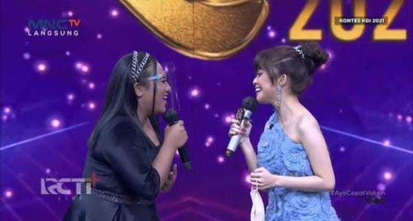 Nisa Asal Bandung Dapat Dukungan Maria Simorangkir, Tampil di 3 Besar KDI 2021 Nisa Asal Bandung Dapat Dukungan Maria Simorangkir, Tampil di 3 Besar KDI 2021