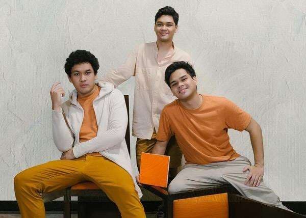 5 Grup Musik Akustik Terbaik di Indonesia, Nomor 2 Pasangan Suami Istri 5 Grup Musik Akustik Terbaik di Indonesia, Nomor 2 Pasangan Suami Istri