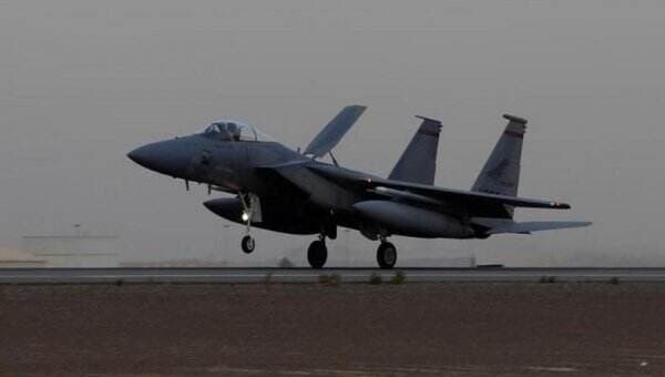 Jet Tempur F-15 Jepang Jatuh, Serpihannya Ditemukan di Laut