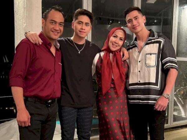 Akhirnya Beri Restu, Ini Pesan Khusus Verrel Bramasta ke Calon Ayah Sambungnya Akhirnya Beri Restu, Ini Pesan Khusus Verrel Bramasta ke Calon Ayah Sambungnya