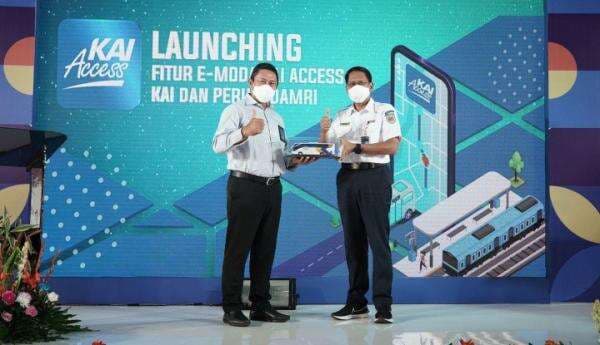 Integrasikan Transportasi, PT KAI Jalin Kerjasama dengan Perum Damri Integrasikan Transportasi, PT KAI Jalin Kerjasama dengan Perum Damri