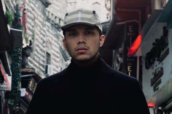 Thariq Halilintar Belum Bertemu Haji Faisal usai Jadian dengan Fuji, Kenapa? Thariq Halilintar Belum Bertemu Haji Faisal usai Jadian dengan Fuji, Kenapa?