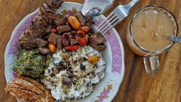 15 Tempat Makan Enak di Stasiun Lempuyangan Yogyakarta, Enak dan Harganya Terjangkau! 15 Tempat Makan Enak di Stasiun Lempuyangan Yogyakarta, Enak dan Harganya Terjangkau!