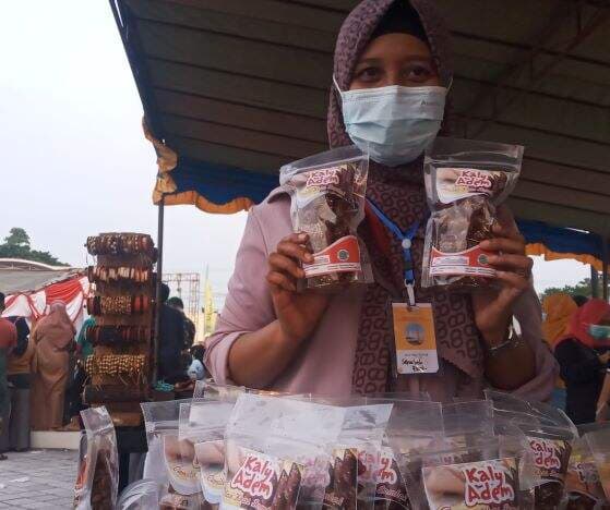 Kaliadem, Jajanan Jadul Khas Lombok yang Tetap Bertahan Hingga Kini Kaliadem, Jajanan Jadul Khas Lombok yang Tetap Bertahan Hingga Kini